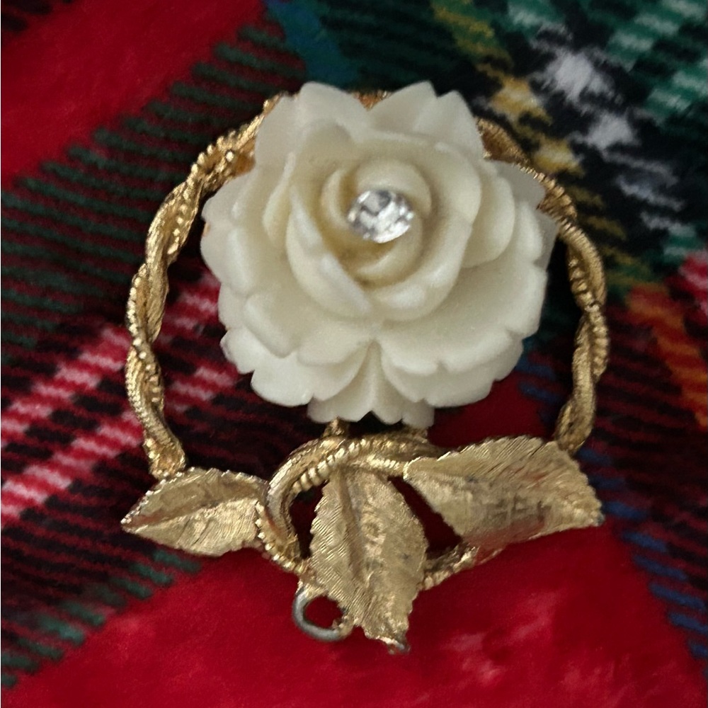 Vintage Gold and Cream Rose Brooch